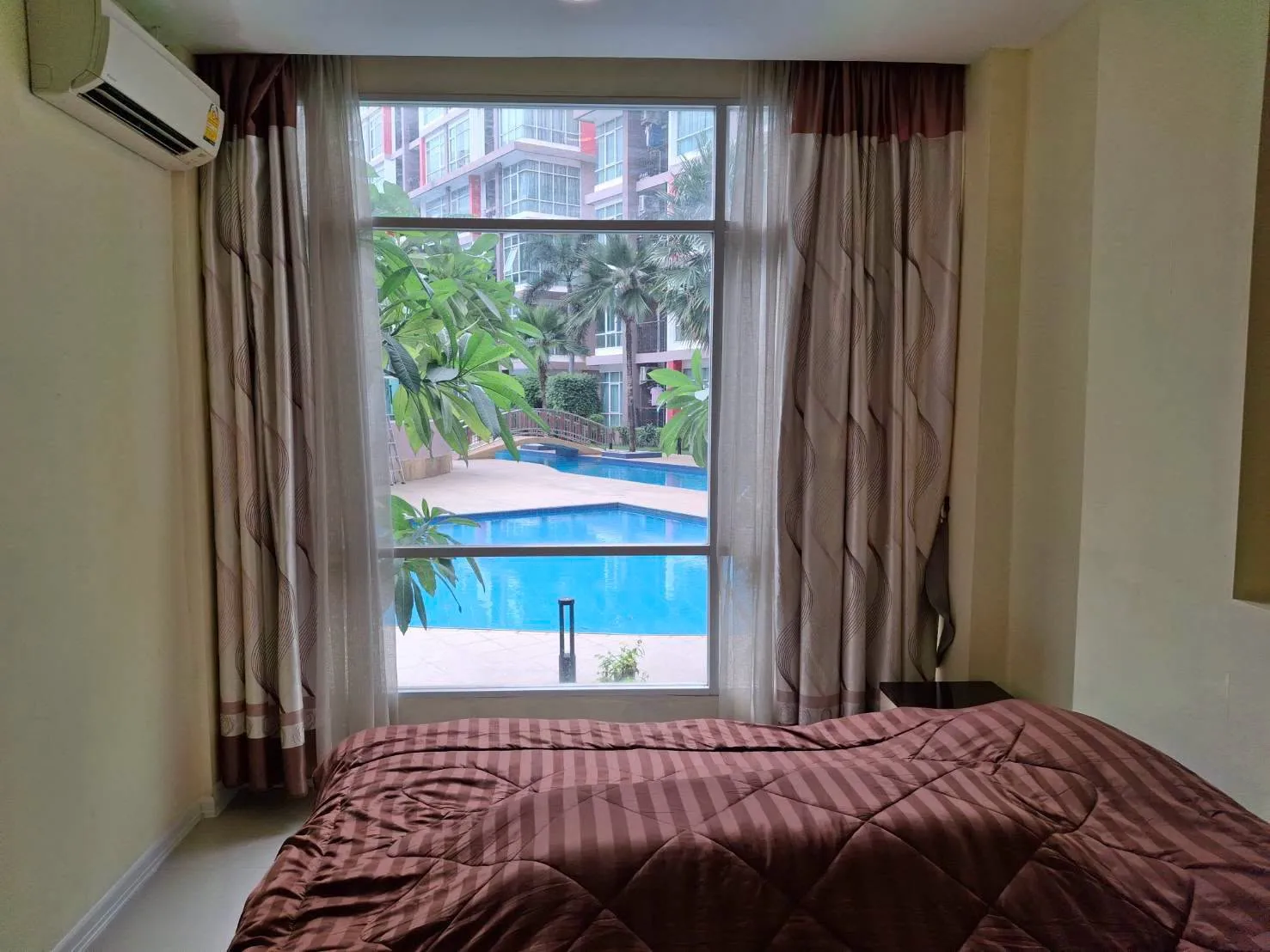 Pool-View Modern Residence at CC Condominium Siam Country Club